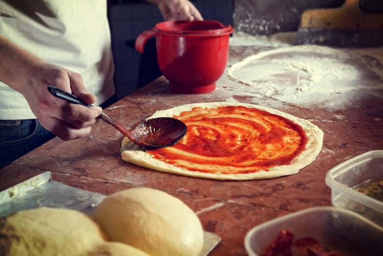 Fazendo uma pizza caseira